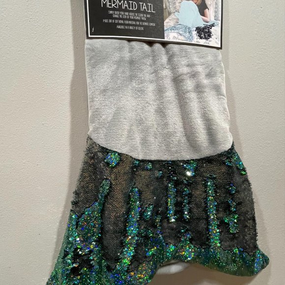 New Sparkle Grey Plush Mermaid Tail Throw - Picture 3 of 8